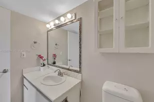2555 Collins Ave, Miami Beach, FL 33140 - Photo 32