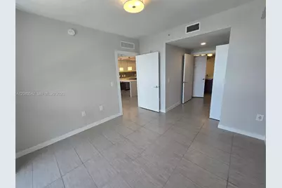 117 SW 10th Street #2005, Miami, FL 33130 - Photo 16