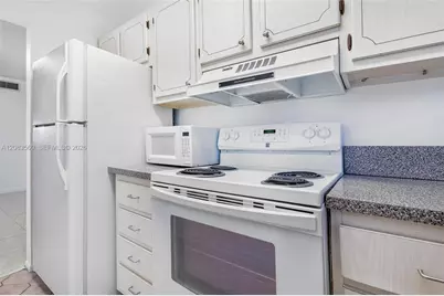 250 Layne Blvd #304, Hallandale Beach, FL 33009 - Photo 12