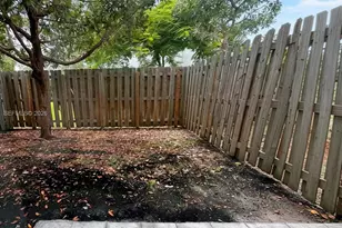 2662 SE 15th St, Homestead, FL 33035 - Photo 10