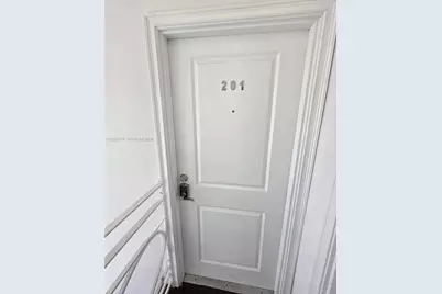 621 11th St #201, Miami Beach, FL 33139 - Photo 8