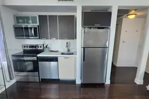 621 11th St, Miami Beach, FL 33139 - Photo 2