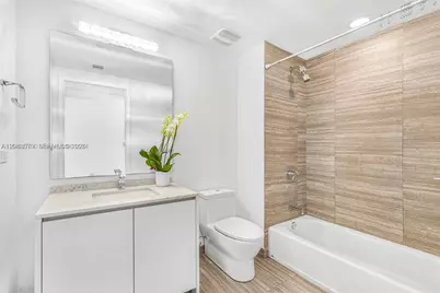 1010 Brickell Ave #1710, Miami, FL 33131 - Photo 6