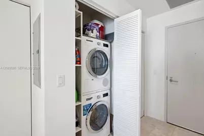 239 SW 9th #1704, Miami, FL 33130 - Photo 16