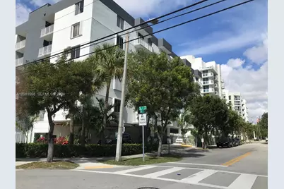 126 SW 17th Rd #302, Miami, FL 33129 - Photo 1