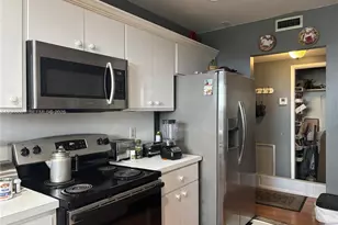 3800 Hillcrest Dr, Hollywood, FL 33021 - Photo 2