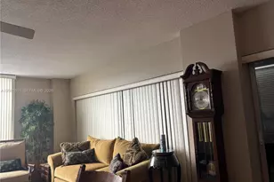 3800 Hillcrest Dr, Hollywood, FL 33021 - Photo 4