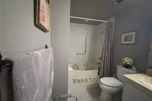3800 Hillcrest Dr, Hollywood, FL 33021 - Photo 14