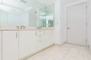 1331 Brickell Bay Dr, Miami, FL 33131 - Photo 16