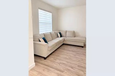 3393 W 105th Ter, Hialeah, FL 33018 - Photo 12