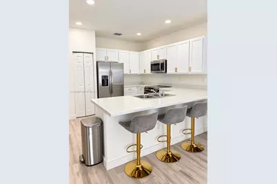 3393 W 105th Ter, Hialeah, FL 33018 - Photo 14