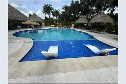 19381 SW 196th St, Miami, FL 33187 - Photo 2