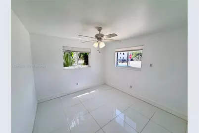 1057 SW 7th St #1, Miami, FL 33130 - Photo 6
