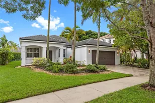 776 Lavender Cir, Weston, FL 33327 - Photo 2