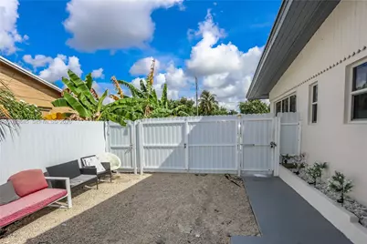1236 NE 109th St #2, Miami, FL 33161 - Photo 20