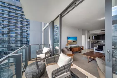 88 SW 7th St #3203, Miami, FL 33130 - Photo 10