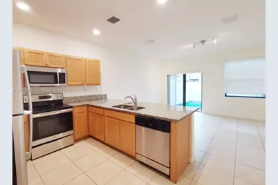 9398 W 32nd Ln #9398, Hialeah, FL 33018 - Photo 2