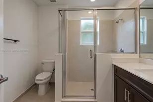 1100 SE 26th Ter, Homestead, FL 33035 - Photo 18