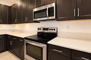 1100 SE 26th Ter, Homestead, FL 33035 - Photo 8