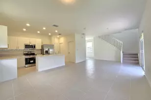 2670 SE 24th Ct, Homestead, FL 33035 - Photo 4