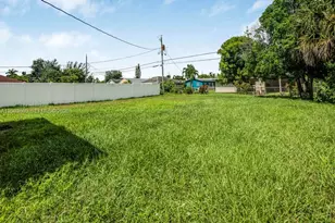 218 SW 10th Ave, Delray Beach, FL 33444 - Photo 24