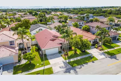 1387 SW 181st Ave, Pembroke Pines, FL 33029 - Photo 32