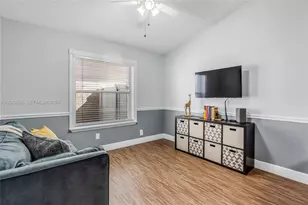 1387 SW 181st Ave, Pembroke Pines, FL 33029 - Photo 18