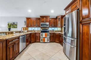1387 SW 181st Ave, Pembroke Pines, FL 33029 - Photo 2