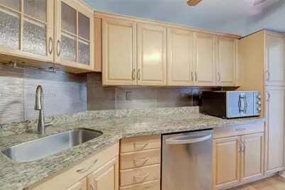 3031 N Ocean Blvd #305, Fort Lauderdale, FL 33308 - Photo 6