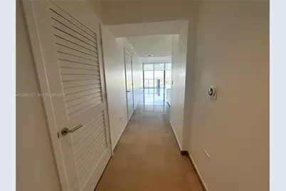 88 SW 7th St #2806, Miami, FL 33130 - Photo 6