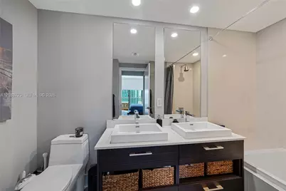 45 SW 9th St #3405, Miami, FL 33130 - Photo 8