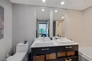 45 SW 9th St, Miami, FL 33130 - Photo 8