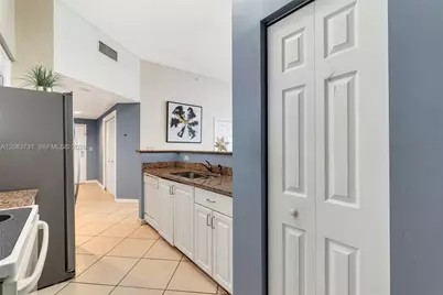 1155 Brickell Bay Dr #202, Miami, FL 33131 - Photo 10