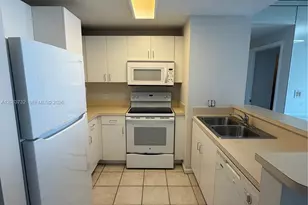 185 SE 14th Terrace, Miami, FL 33131 - Photo 2