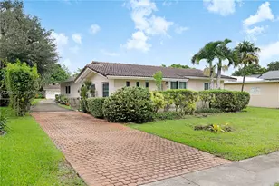 633 NE 119th St, Biscayne Park, FL 33161 - Photo 1