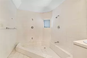 633 NE 119th St, Biscayne Park, FL 33161 - Photo 22