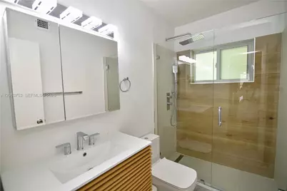 65 W Washington Ave #26, Miami Beach, FL 33139 - Photo 6