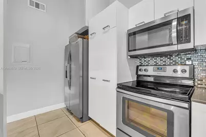 18226 Mediterranean Blvd #7-16, Hialeah, FL 33015 - Photo 16