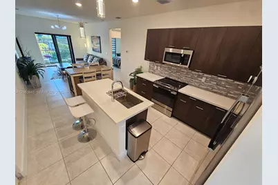 8301 NW 41st St #B-402, Doral, FL 33166 - Photo 2