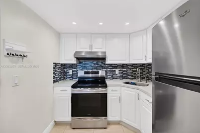 5203 NE 24th Ter #B211, Fort Lauderdale, FL 33308 - Photo 2