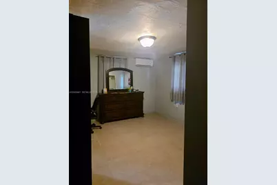 2440 NW 57th St, Miami, FL 33142 - Photo 14