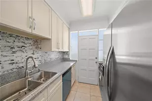 4720 Pine Tree Dr, Miami Beach, FL 33140 - Photo 4