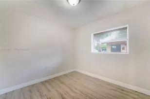 2731 NW 1st St, Pompano Beach, FL 33069 - Photo 10