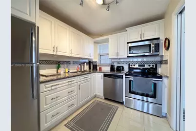 8900 Washington Blvd #401A, Pembroke Pines, FL 33025 - Photo 2