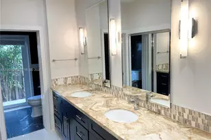 4555 N Jefferson Ave, Miami Beach, FL 33140 - Photo 16