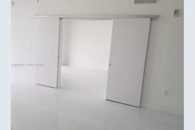 1010 Brickell Ave #2308, Miami, FL 33131 - Photo 2