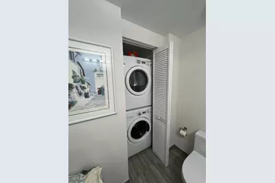 1010 Brickell Ave #2308, Miami, FL 33131 - Photo 8