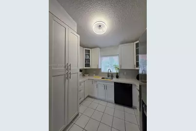 10101 W Okeechobee Rd #10-202, Hialeah Gardens, FL 33016 - Photo 8
