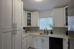 10101 W Okeechobee Rd, Hialeah Gardens, FL 33016 - Photo 8