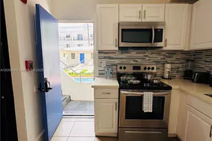 1032 Michigan Ave, Miami Beach, FL 33139 - Photo 12